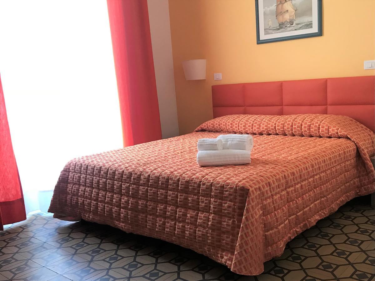 Moonlight Hotel&Suites Катания Экстерьер фото