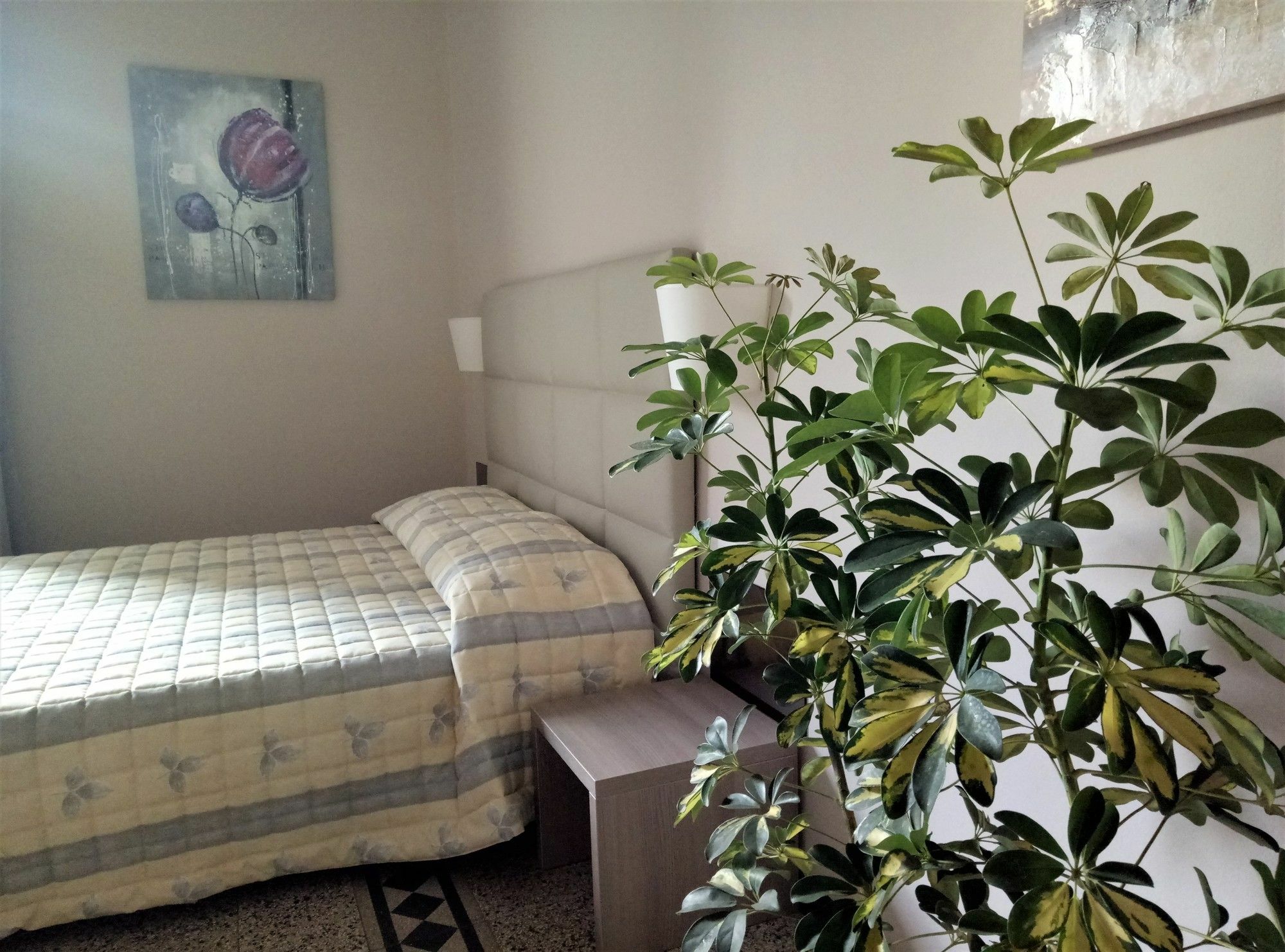 Moonlight Hotel&Suites Катания Экстерьер фото