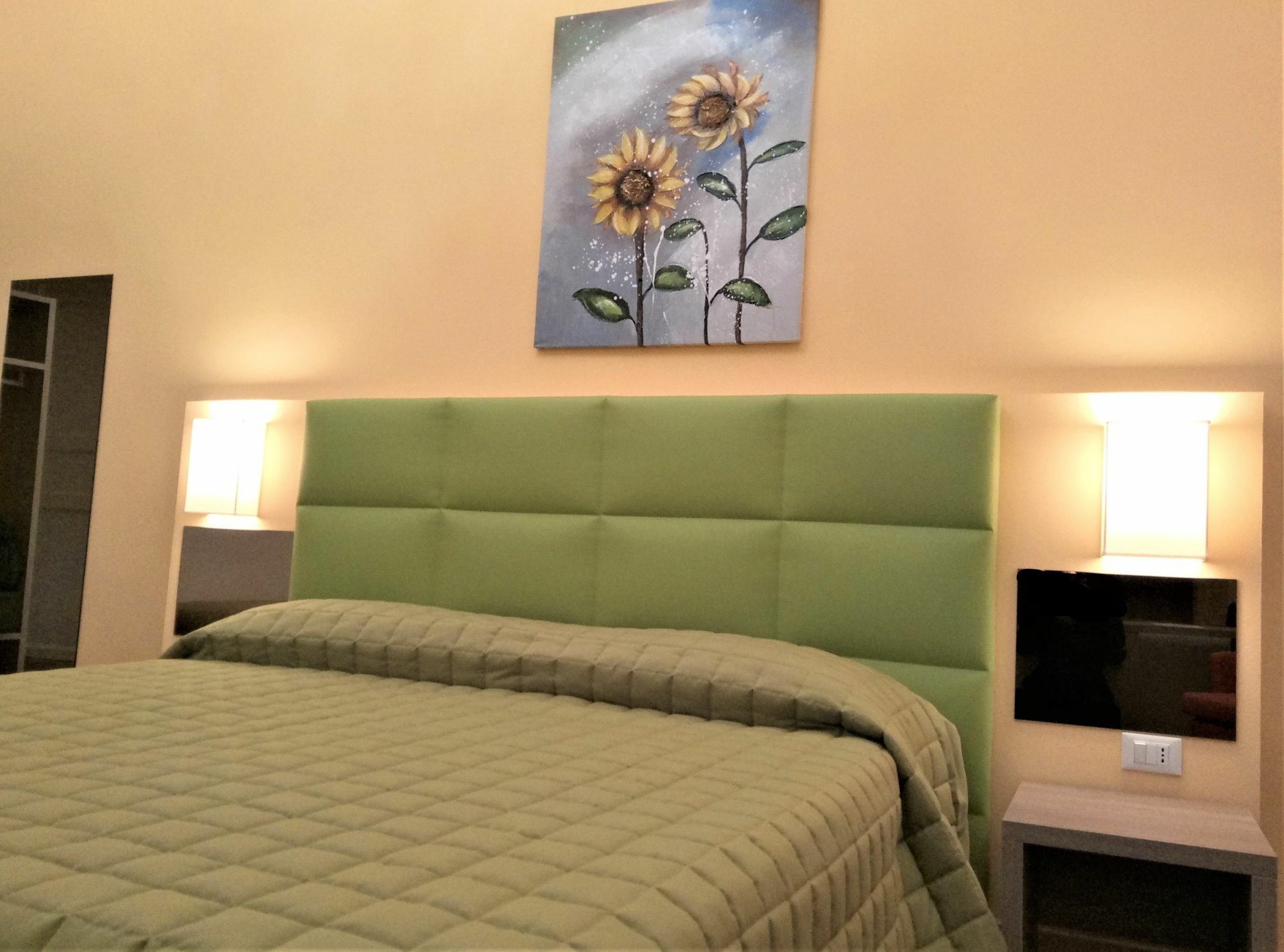 Moonlight Hotel&Suites Катания Экстерьер фото