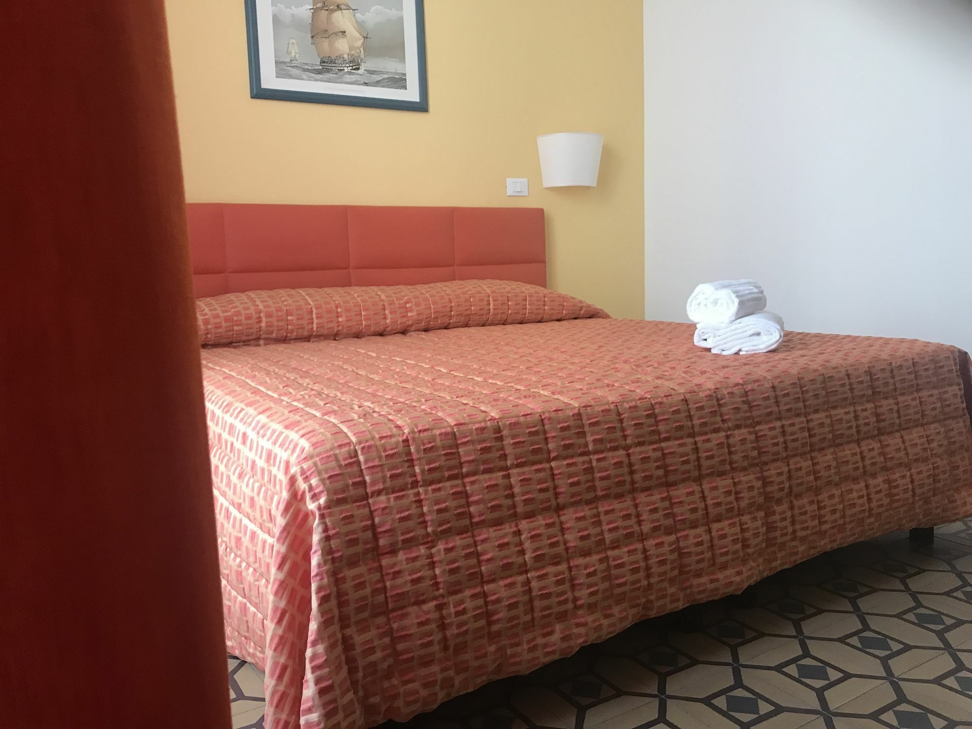 Moonlight Hotel&Suites Катания Экстерьер фото