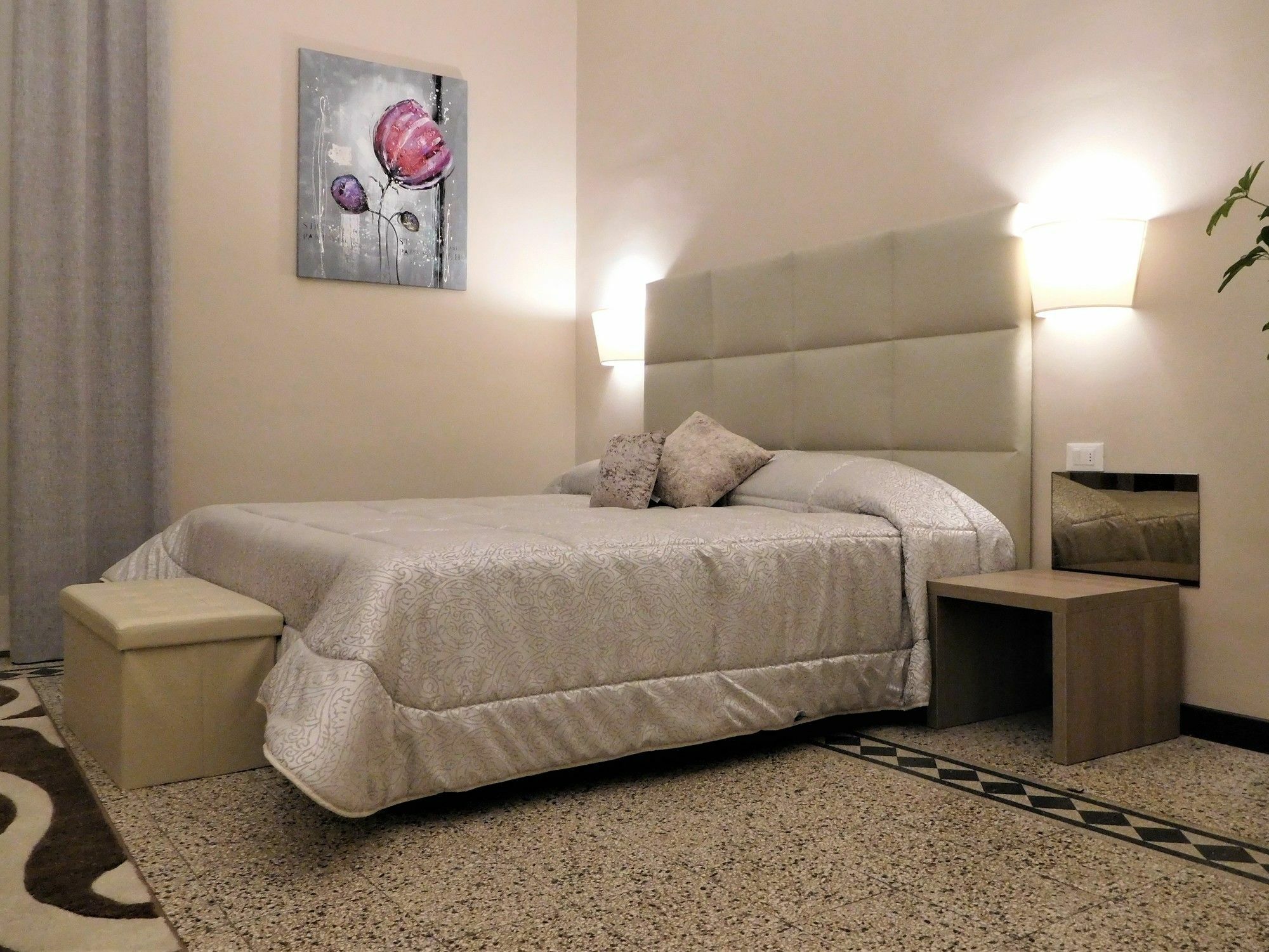 Moonlight Hotel&Suites Катания Экстерьер фото