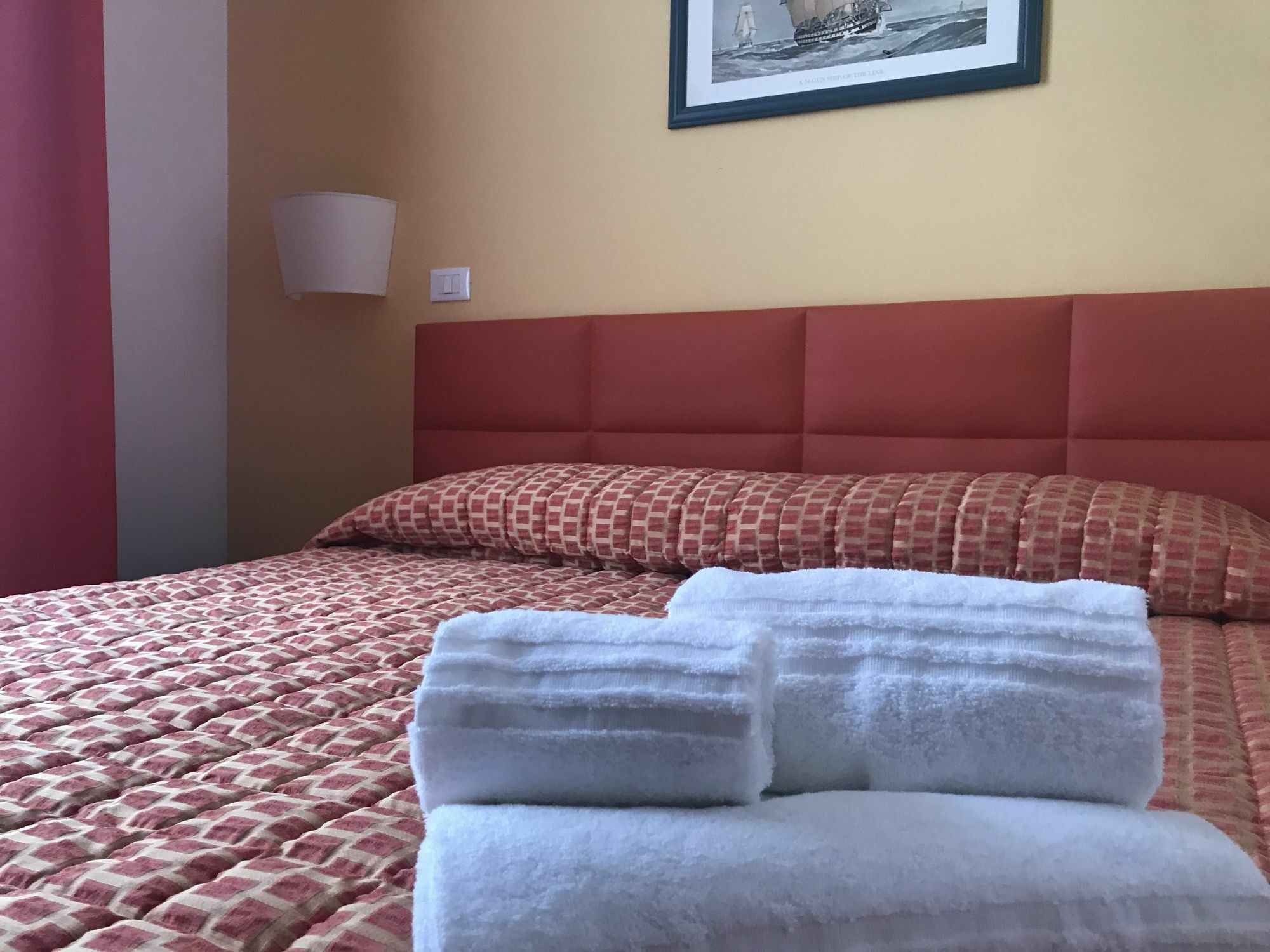 Moonlight Hotel&Suites Катания Экстерьер фото