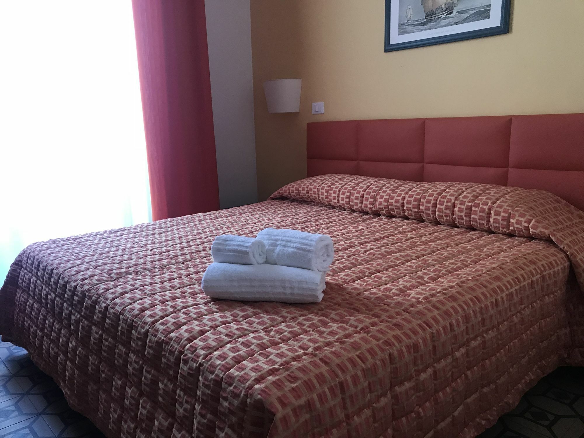 Moonlight Hotel&Suites Катания Экстерьер фото