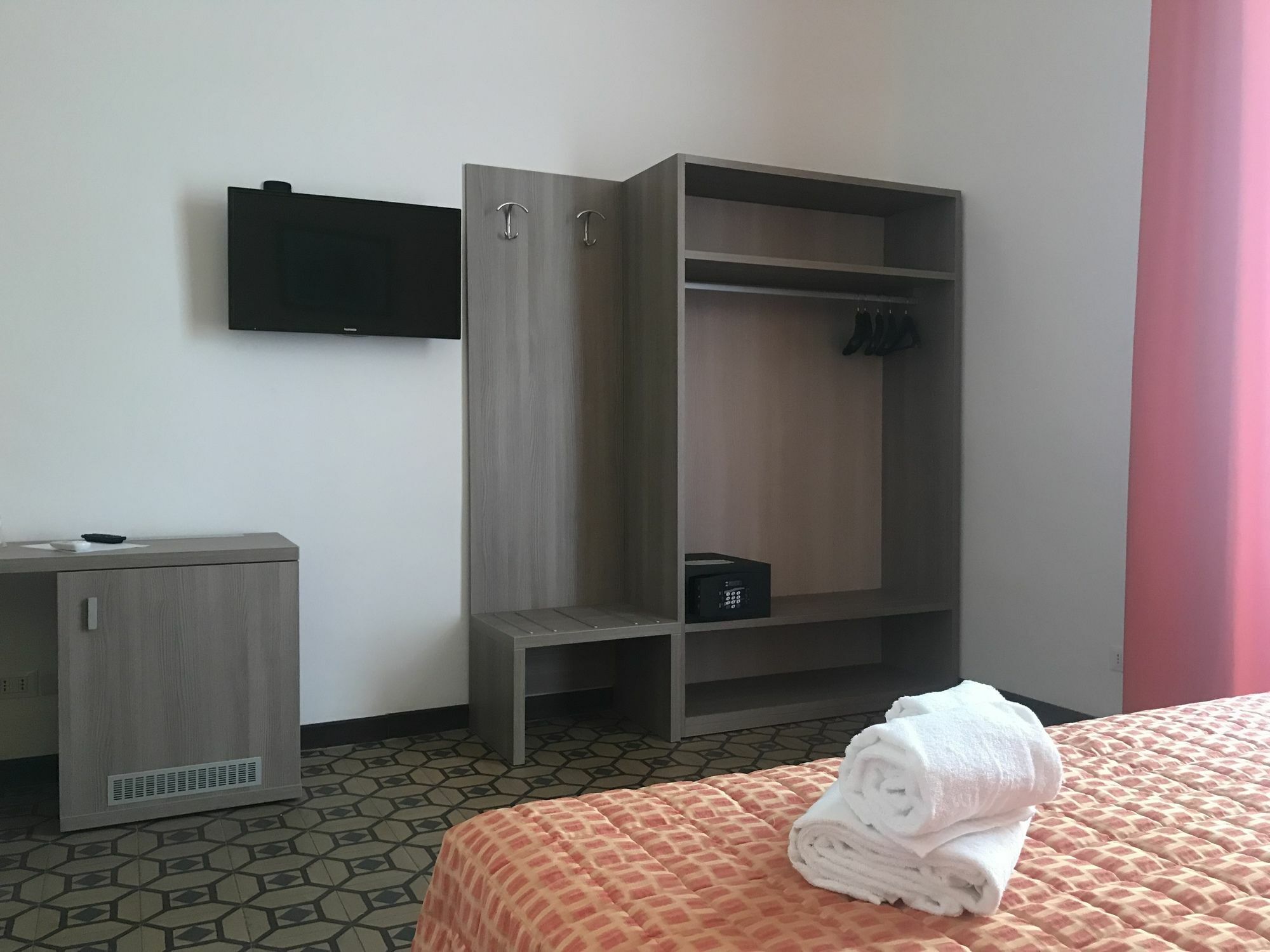 Moonlight Hotel&Suites Катания Экстерьер фото